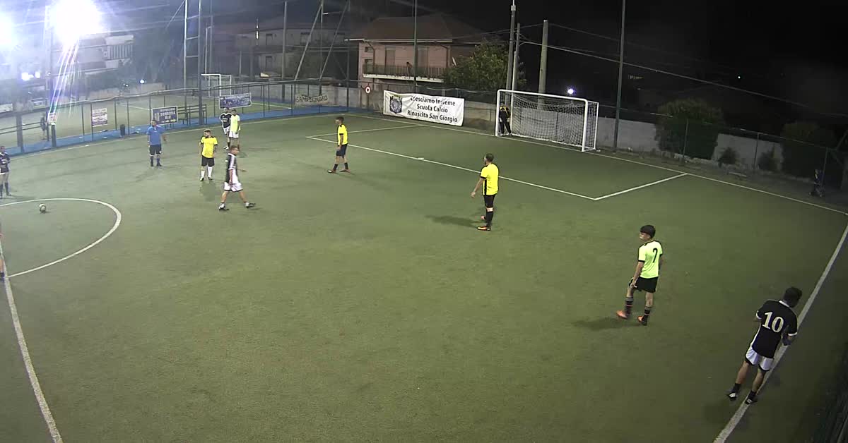 Bellissimo calcio di punizione