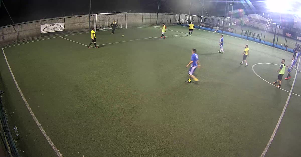 Anticipa e segna un gran goal
