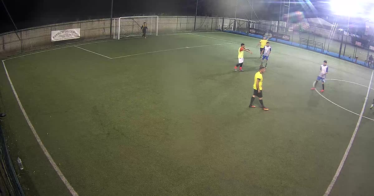 Gol a pallonetto da centrocamp