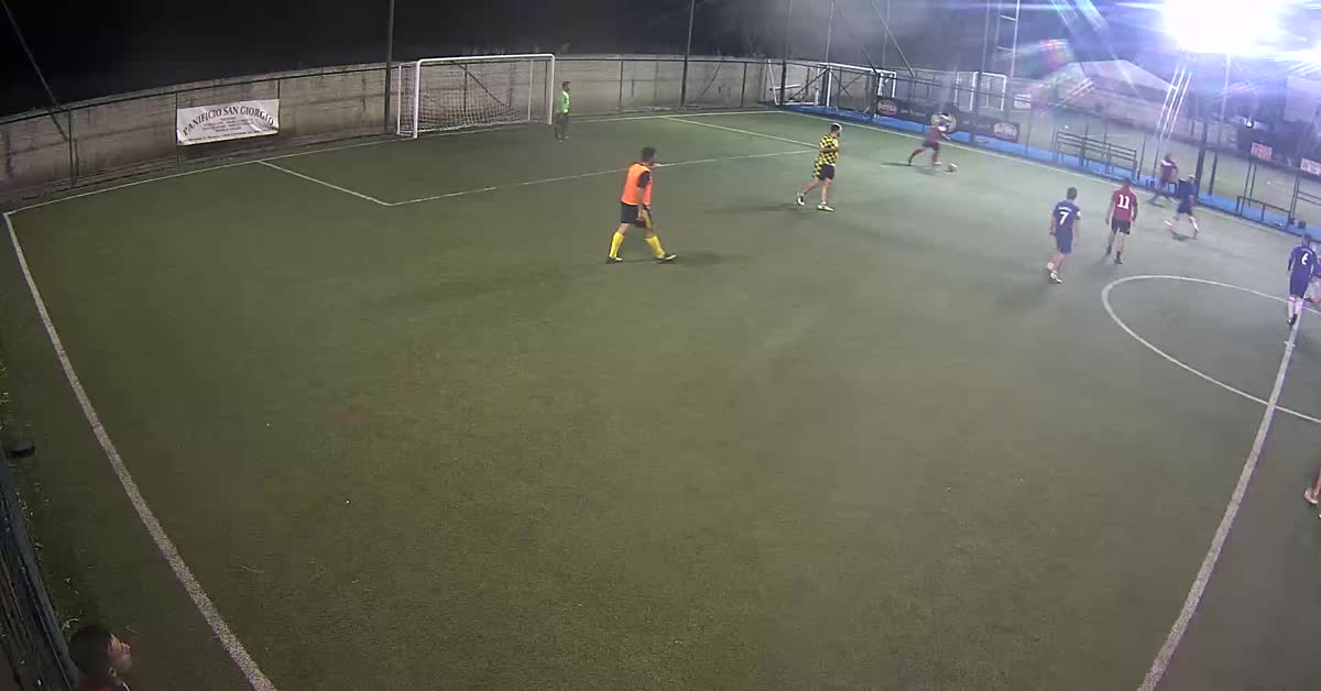 Dribbla e segna