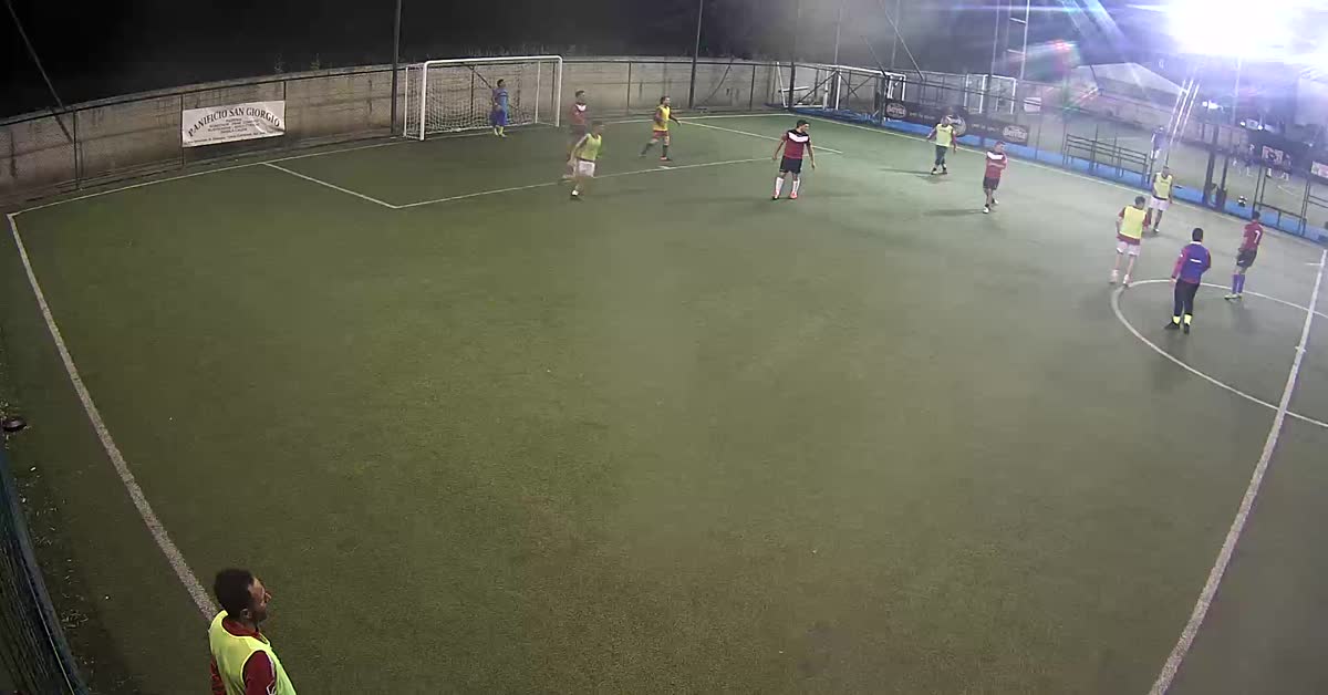 Il portiere non ci arriva