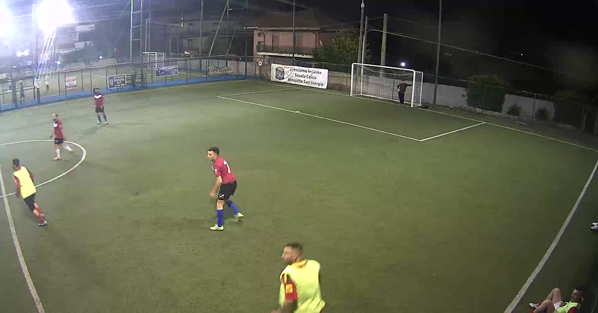Sbuca alle spalle