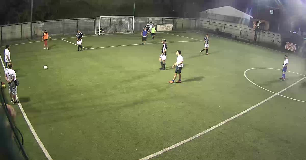 Spiazza il portiere