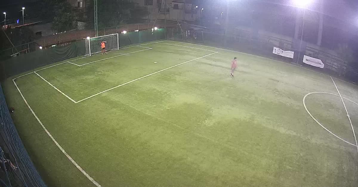 Dribbling e gol da fuori area