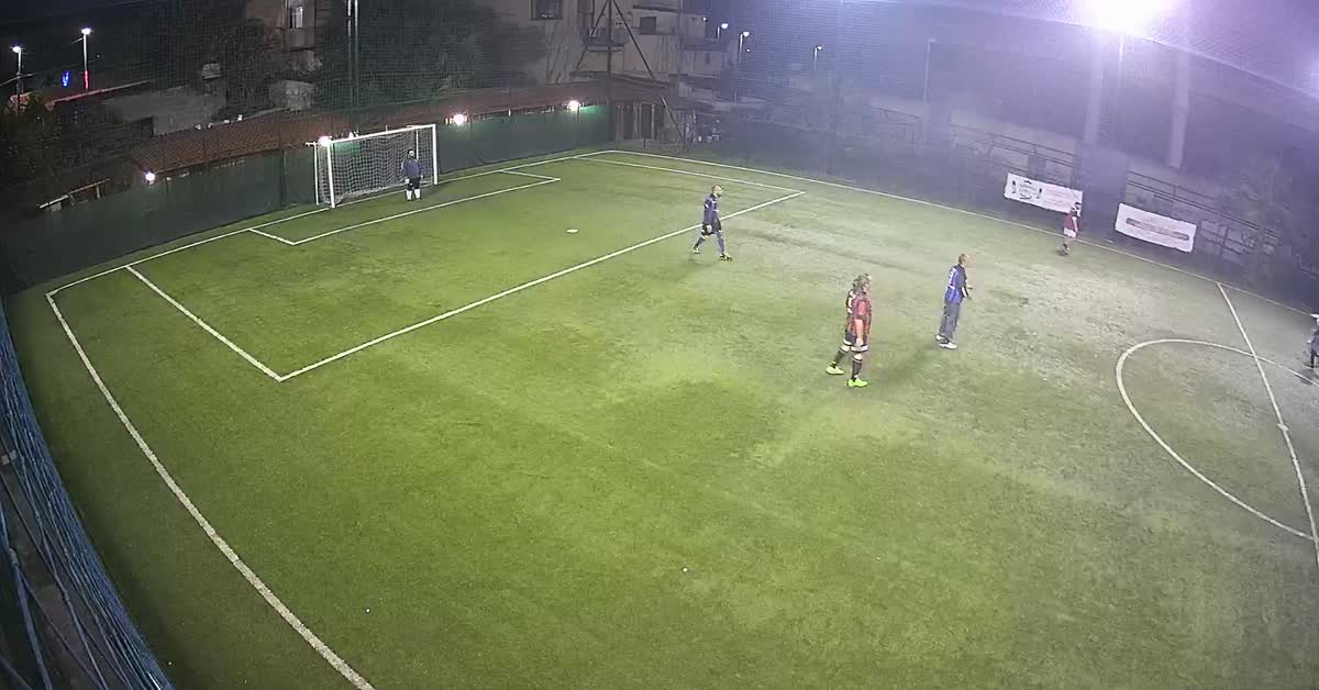 Da metà campo io comincio io l