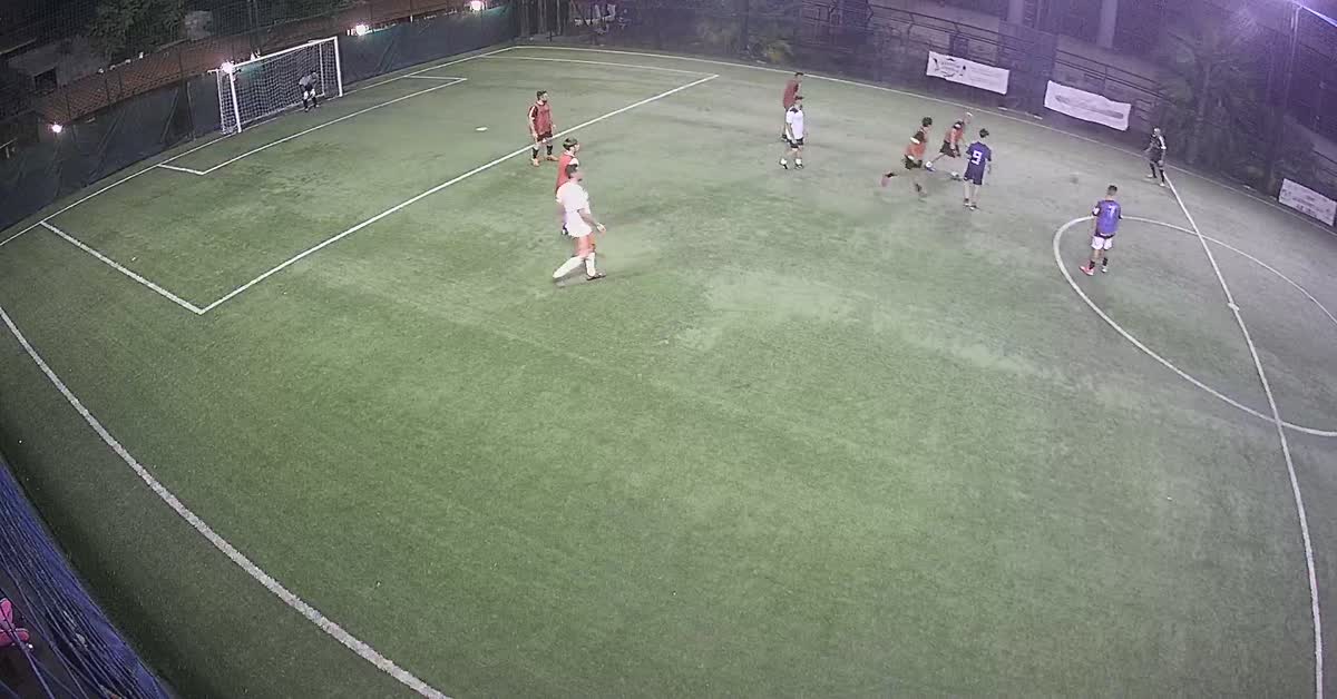 Assist al bacio e gol di testa