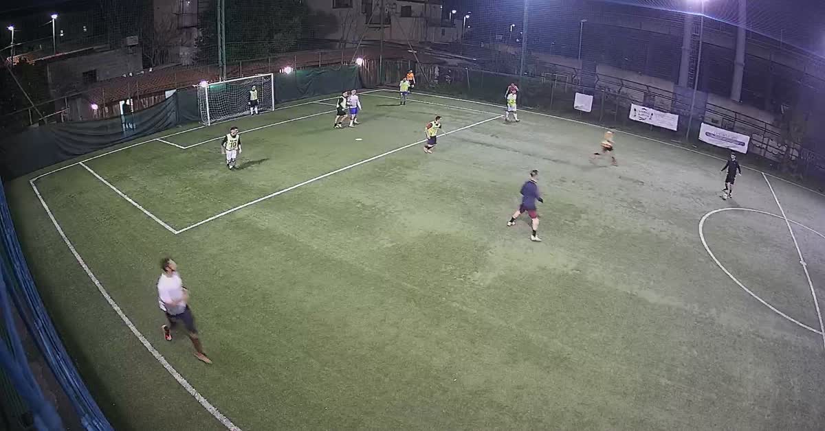Dribbling e palo gol