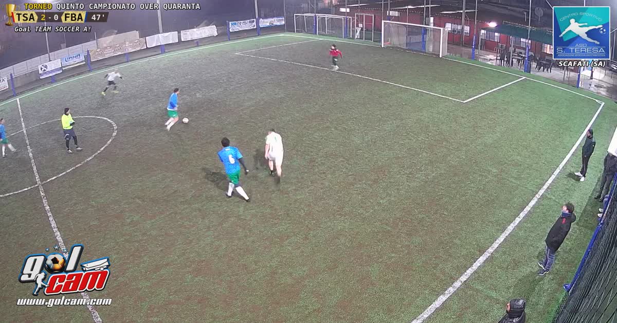 Stop di tacco e gol a giro