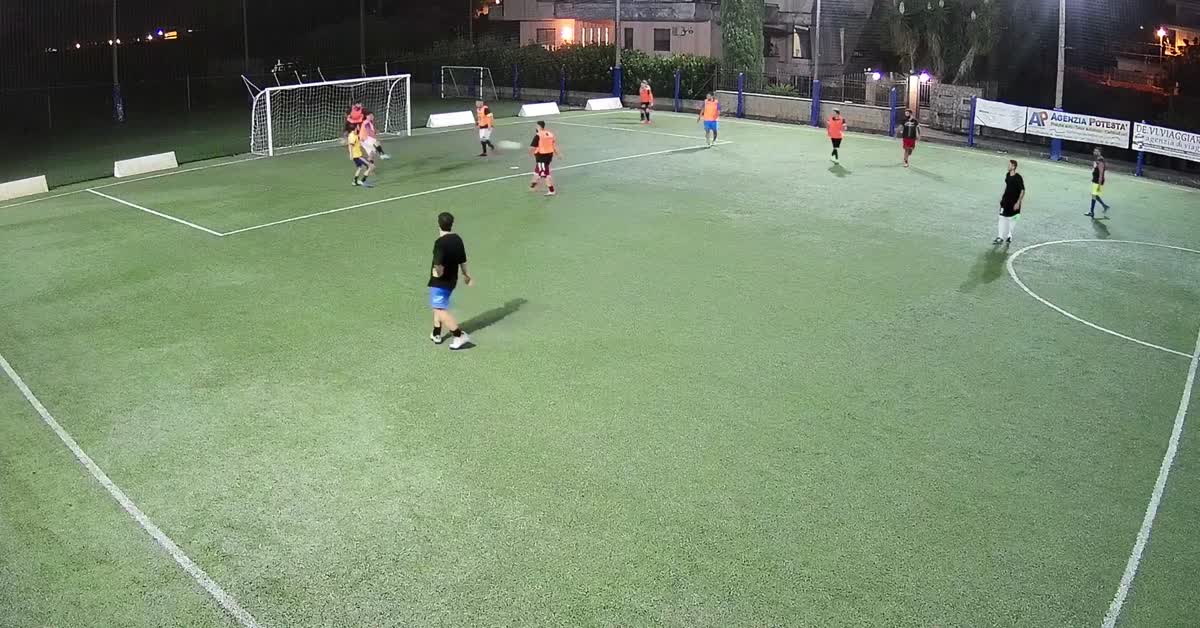 Tiro Da Centro Campo