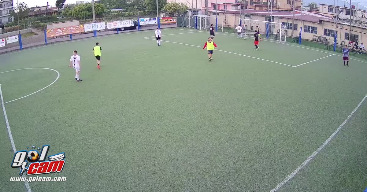 Goal da centrocampo