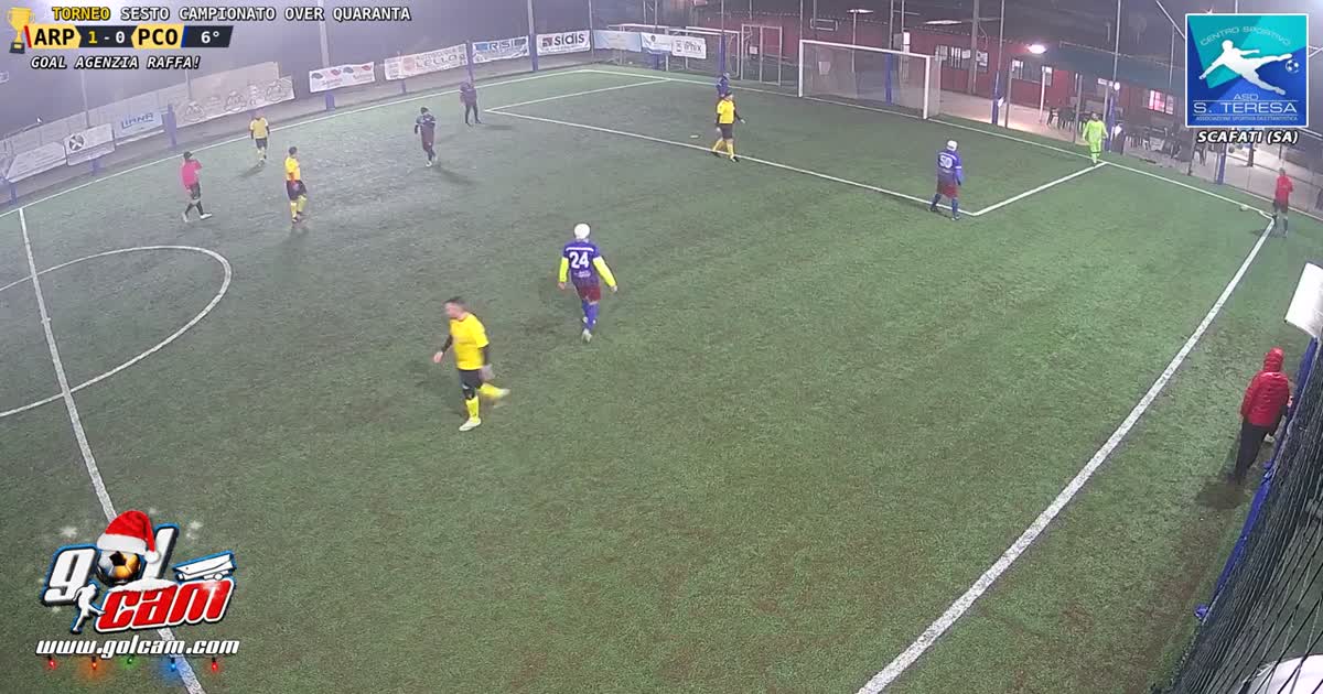 Dribling e gol dal limite