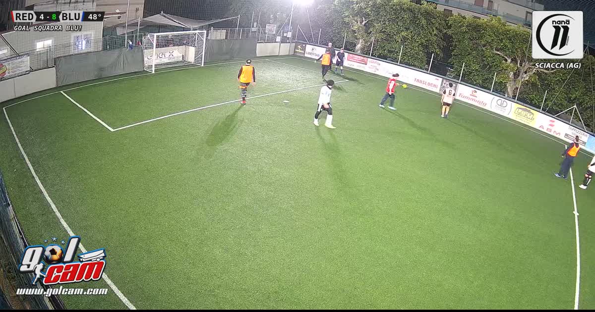 Dribbling e gol di tacco