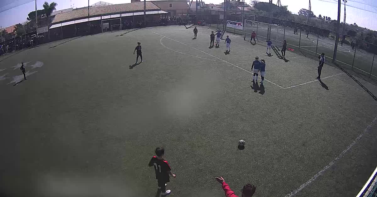 punizione traversa e gol laura