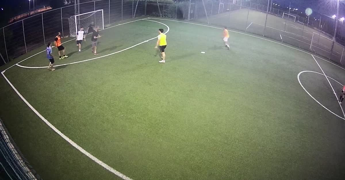 Bola cruzada gol do toto