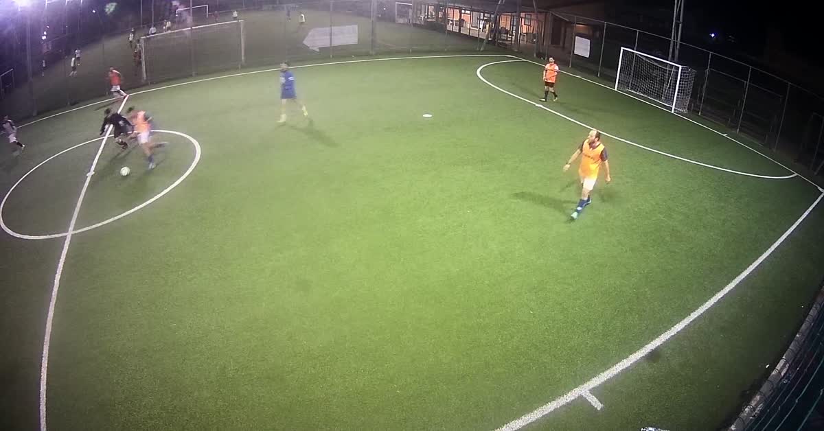 Dribbling secco e gol