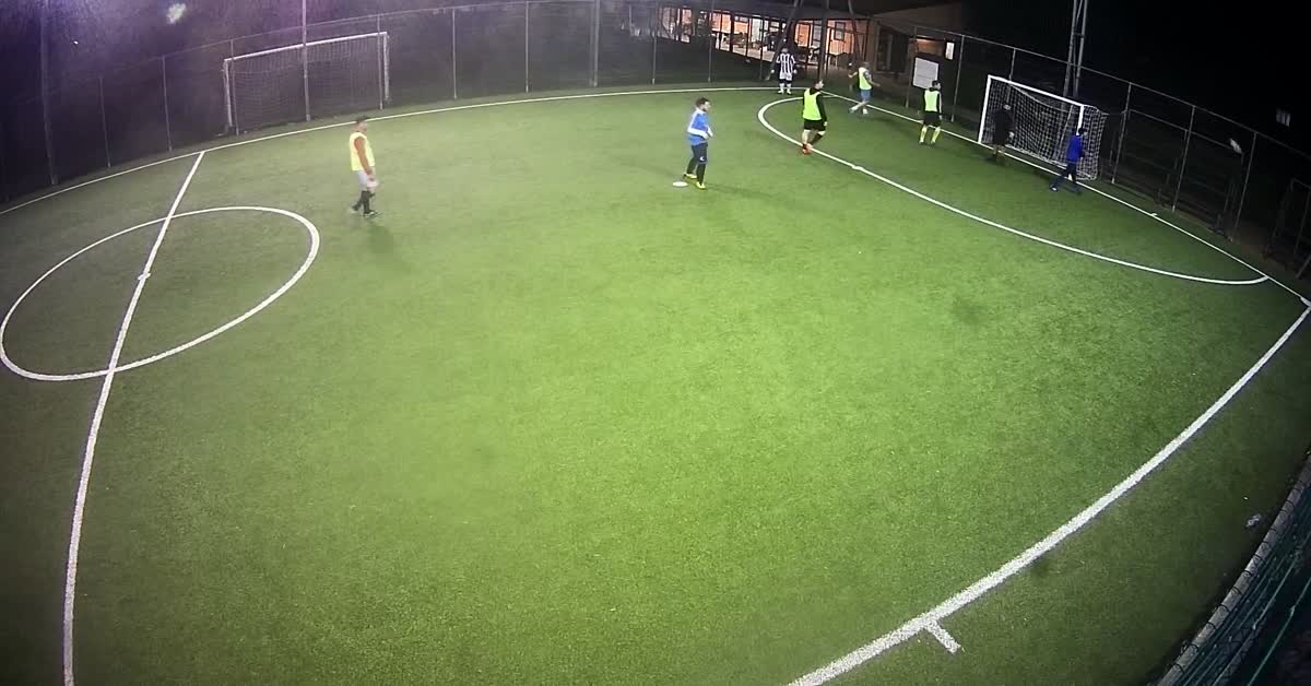 Gol dal centrocampo 