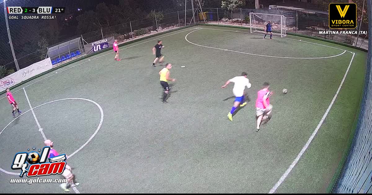 tra i pali goallll